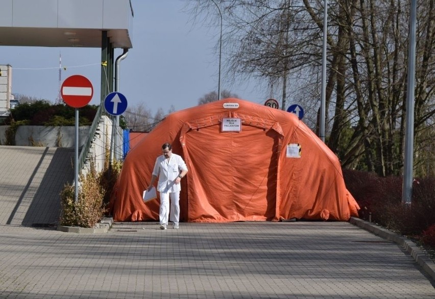 Ostrołęka. Interwencja TO. Rak vs koronawirus. Oddział onkologiczny przeniesiony, ale ryzyko i tak jest duże