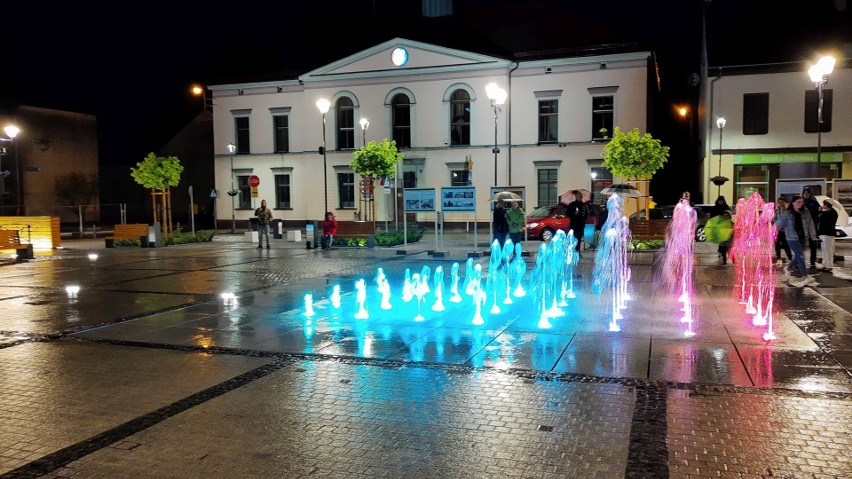 Nowa fontanna na dobrodzieńskim rynku.