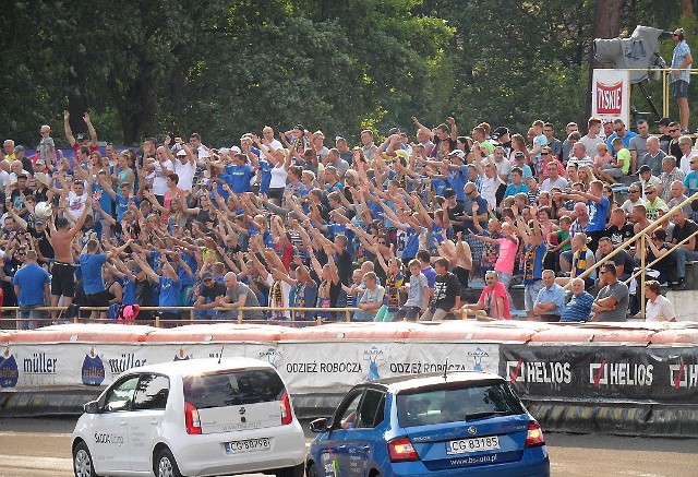 Ładny był doping podczas derby w Grudziądzu, tylko za pojedyncze ekscesy sąd ukarał 22-latka.