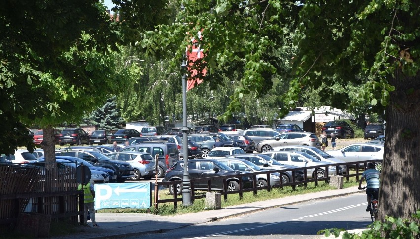 Prywatny sezonowy parking przy ul. Sierakowskich w Malborku