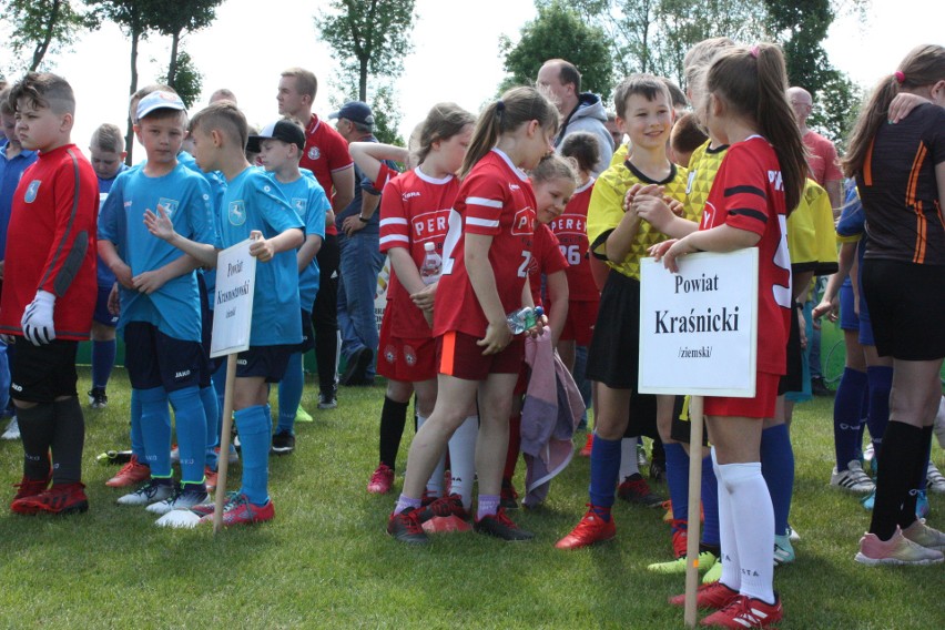 Zespoły z lubelskiego walczyły w finale wojewódzkim "Z Podwórka na Stadion o Puchar Tymbarku" (ZDJĘCIA)