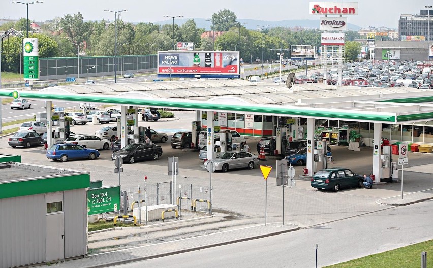 Według danych serwisu e-petrol.pl do 3. czerwca cena za litr...