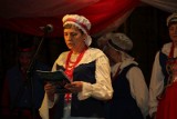 Seniorzy z zespołu folklorystycznego "Kujawy" zaprezentowali swój program przygotowany na 100-lecie Niepodległej