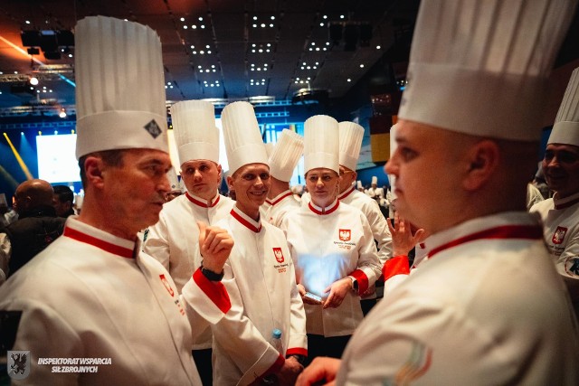 Reprezentacja Kucharzy Wojska Polskiego bierze udział w Międzynarodowej Olimpiady Kulinarnej w Stuttgarcie w Niemczech.