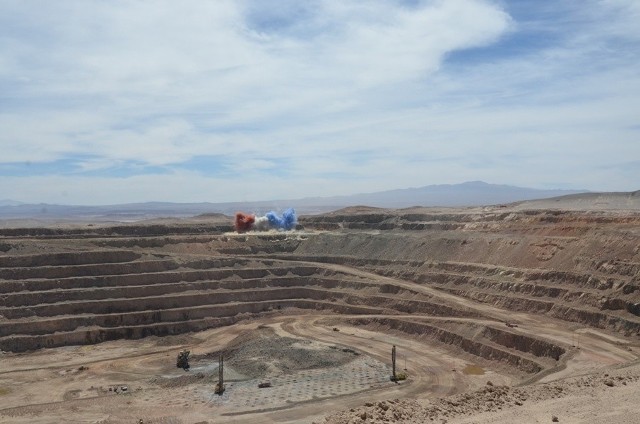 Nowa kopalnia KGHM już oficjalnie otwarta. Wydobywają miedź w ChileSierra Gorda znajduje się na pustyni Atacama w Chile.