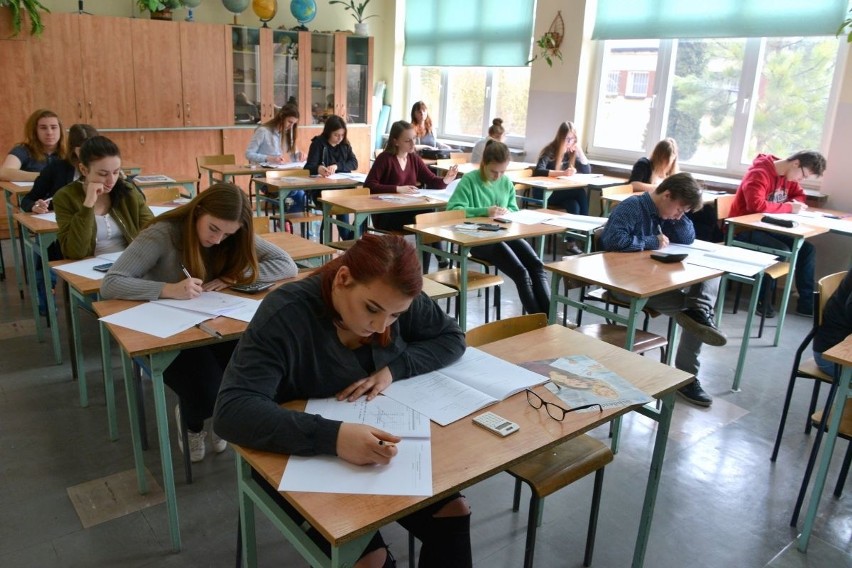 Uczniowie V Liceum w Kielcach komentują próbny egzamin z matematyki. Jak im poszło?