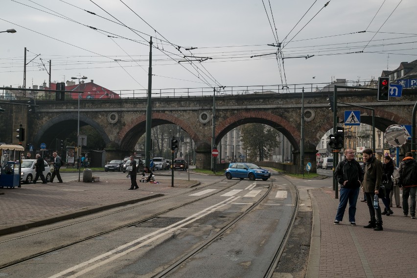 Rozbiorą grzegórzecki wiadukt, żeby dobudować tory kolejowe [WIDEO]