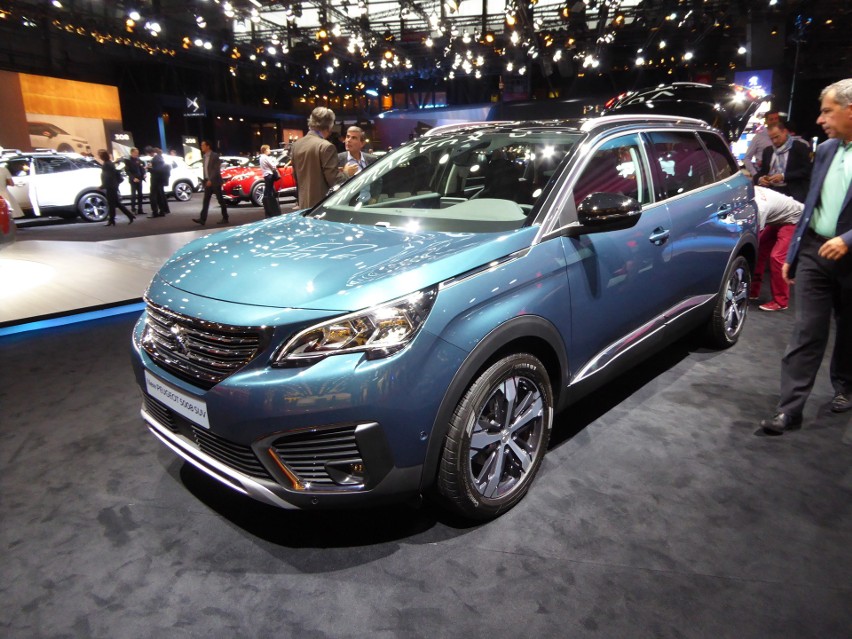 Peugeot 5008...