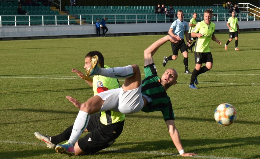 Totolotek Puchar Polski. Stal Stalowa Wola wyeliminowała GKS Katowice, czym sprawiła prezent swojemu trenerowi [ZDJĘCIA]