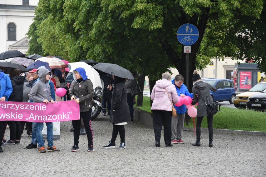 Częstochowa. Marsz Różowej Wstążki "Postaw na Rodzinę kocham i szanuję" ZDJĘCIA