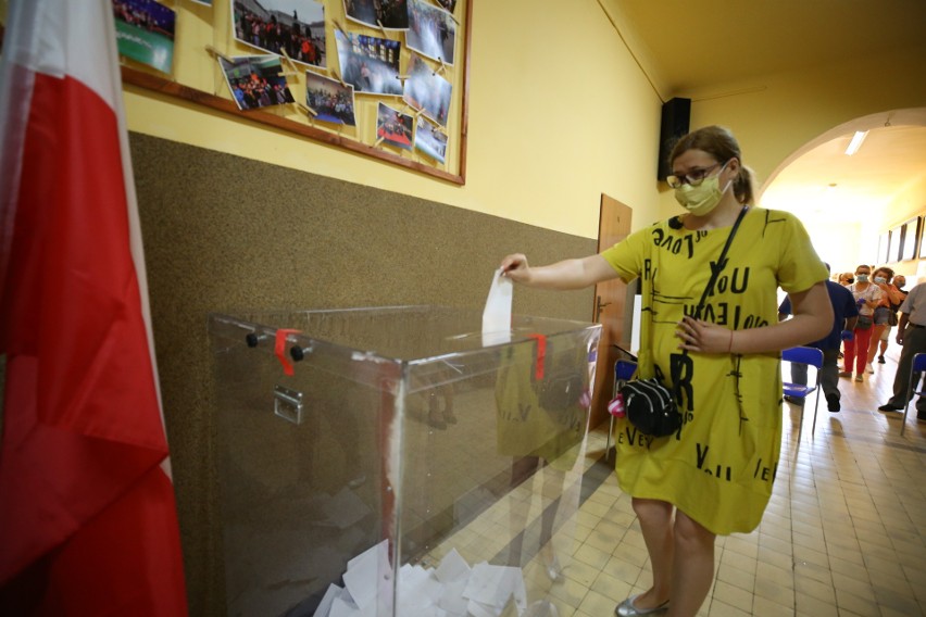 Głosowanie. Wybory prezydenckie w Sosnowcu...