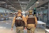 Katowice Airport: Straż Graniczna zatrzymała na lotnisku w Pyrzowicach poszukiwanego przez Interpol handlarza bronią 