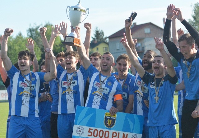 Piłkarze Igloopolu, podobnie jak w meczu ligowym, także w rywalizacji pucharowej okazali się lepsi od Sokoła Kolbuszowa Dolna