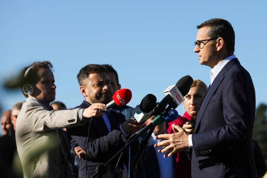 Premier Morawiecki na Podlasiu. Szef rządu odwiedził Spółdzielnie Mleczarską Mlekovita i spotkał się z rolnikami (zdjęcia)