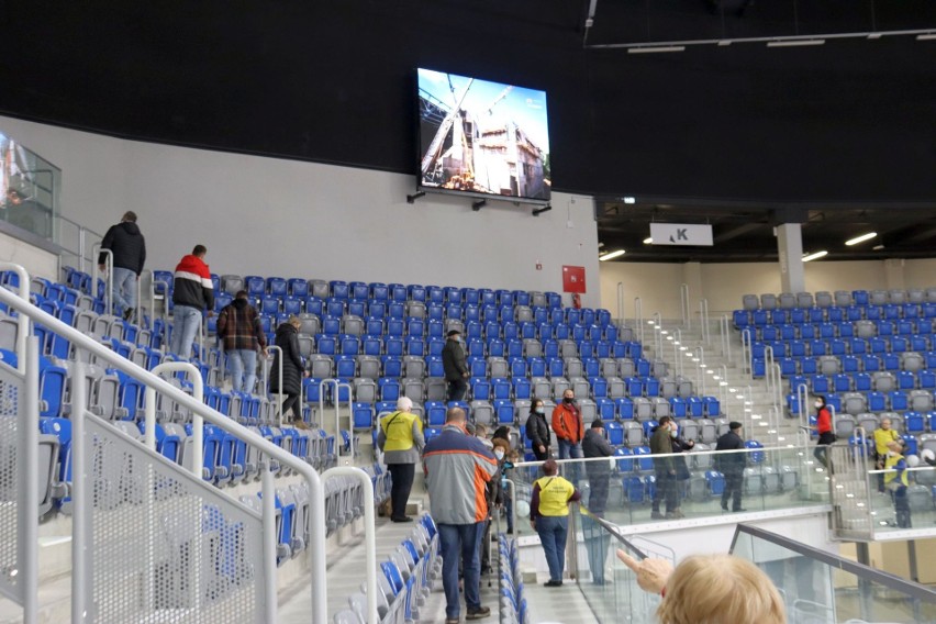 Tłumy ludzi w nowej  hali sportowej w Radomiu. Udane dni otwarte w nowym obiekcie. Zobacz zdjęcia 