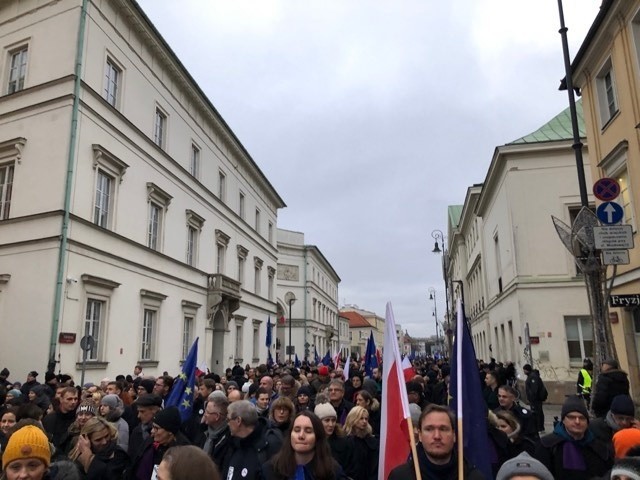 Wielka manifestacja w Warszawie. Ponad 30 tys. osób na Marszu Tysiąca Tóg [zdjęcia]
