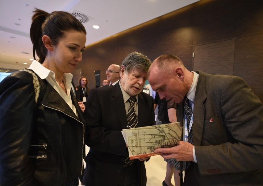 Lech Wałęsa przyjechał na Europejskie Forum Gospodarcze do...