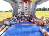 Gmina Gniewkowo. Tak dzieciaki z gminy Gniewkowo bawią się podczas zajęć pod hasłem "uLotne wakacje". Zdjęcia