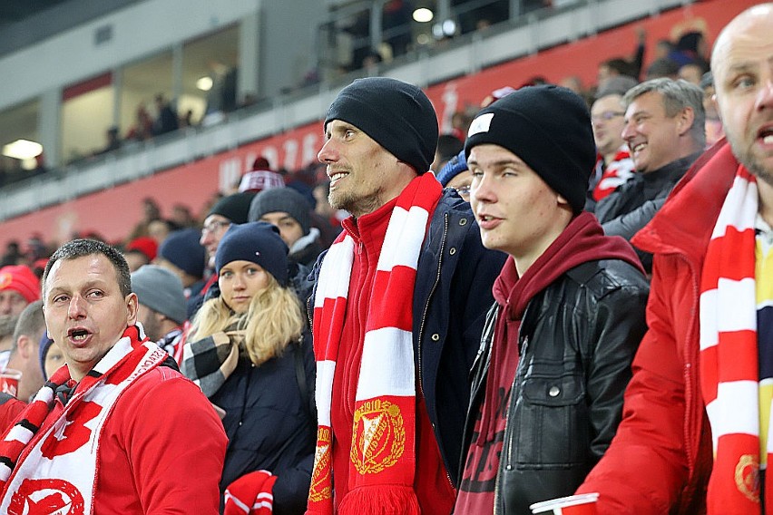 Widzew podejmował Legię Warszawa na stadionie przy al....