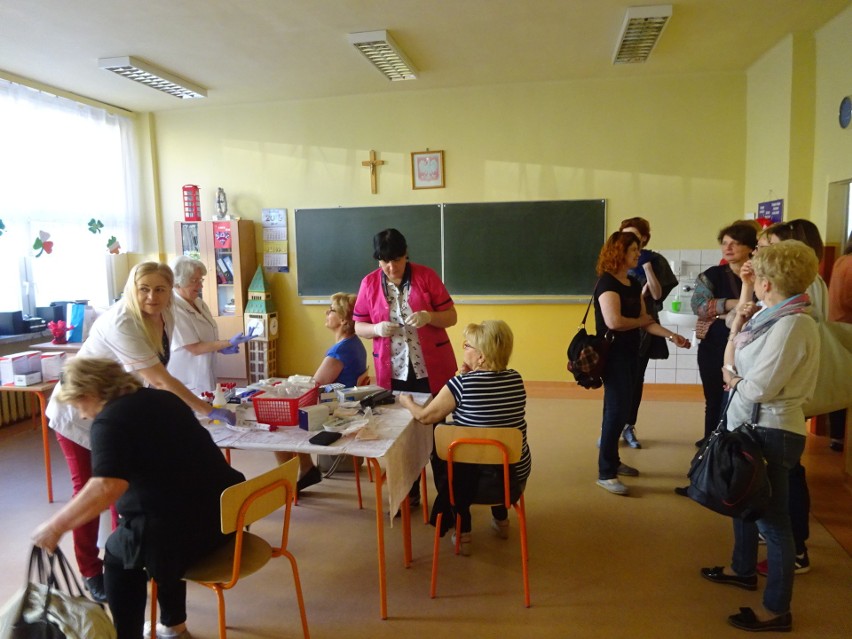 Akcja "Sobota ze zdrowiem" w Ostrowcu tym razem dla kobiet. Za tydzień kolejna szansa na wykonanie bezpłatnych badań