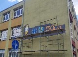 W Białobrzegach powstaje mural. Pierwszy w mieście. To z okazji 50-lecie Publicznej Szkoły Podstawowej numer 1. Wiemy, co na nim będzie