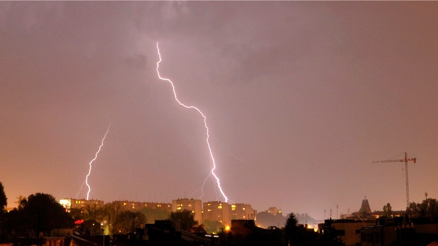 IMGW ostrzega: uwaga na groźne burze w Toruniu i regionie!