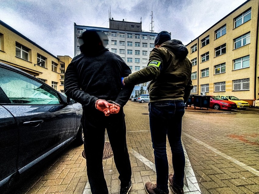 Białystok. Policja zatrzymała dwóch mężczyzn podejrzanych o kradzież kabla z terenu budowy... nowego komisariatu na Nowym Mieście [ZDJĘCIA]
