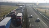 Bochnia. Wypadek na autostradzie, zderzyły się dwie ciężarówki [ZDJĘCIA]