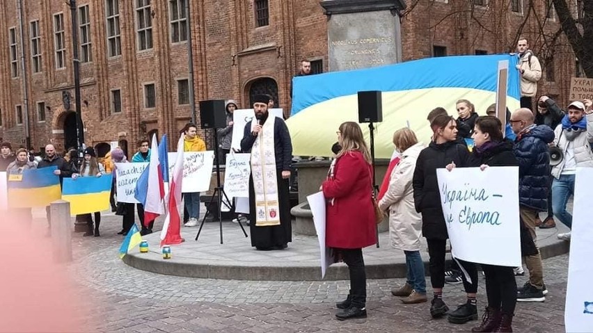 Toruń. Ukraińcy jadą na wojnę. "Matka oddała trzeciego syna. Pobłogosławiłem go"