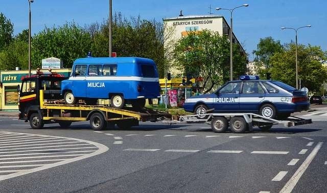 Mimo że policja ma już szybsze wozy niż te, które kilka dni temu wieziono przez miasto na lawecie, to i tak pościg za piratem drogowym nie jest łatwym zadaniem