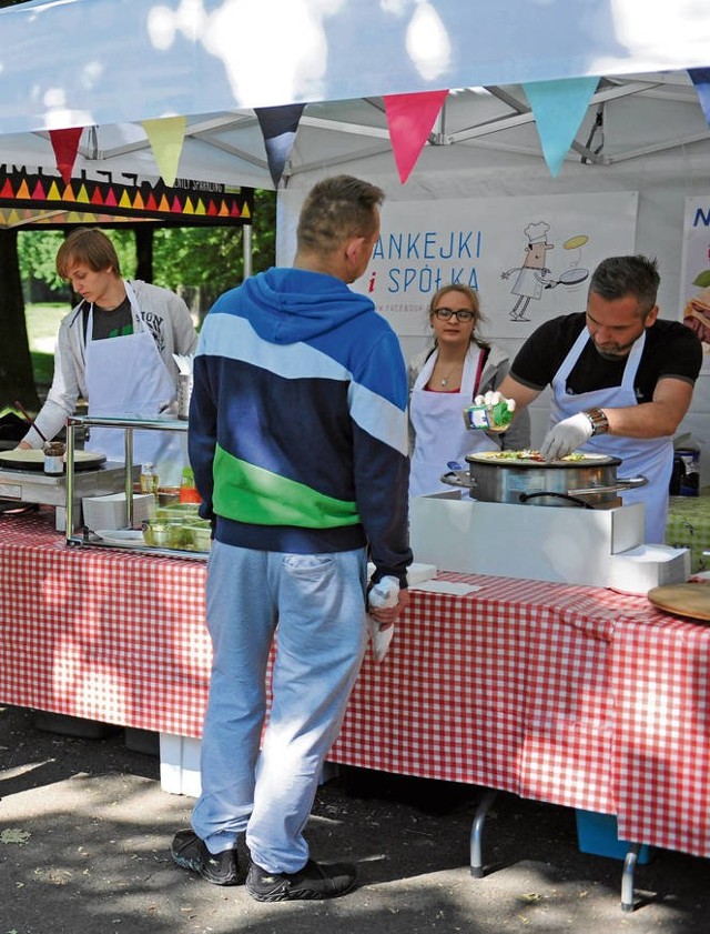 Podczas wakacji krakowianie chętnie jedli śniadania pod chmurką