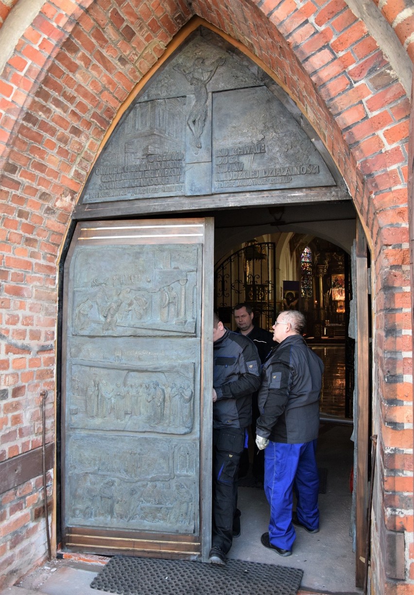 Drzwi Jubileuszowe dotarły już do Inowrocławia i zostały...