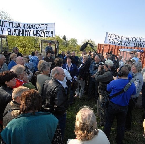 Na spotkanie przyszło ponad 200 mieszkańców wyspy. Polały się łzy, były złorzeczenia pod adresem władz miasta.