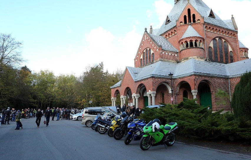 Szczecin: Motocykliści towarzyszyli koleżance w ostatniej drodze [ZDJĘCIA]