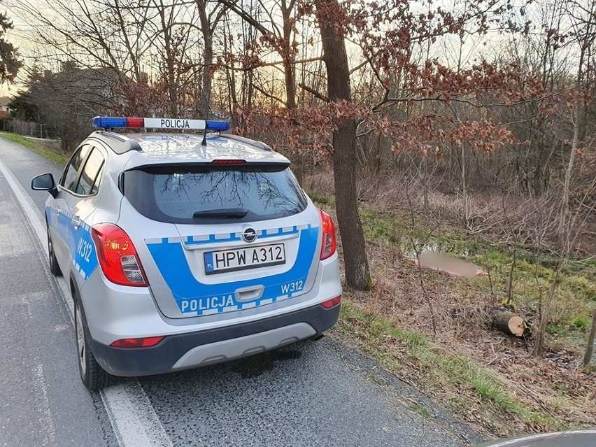 Makabryczne odkrycie w Karlinie pod Białogardem. Znaleziono ciało mężczyzny