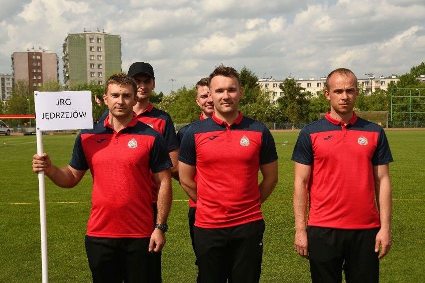 XXIII Mistrzostwa Województwa Świętokrzyskiego w Sporcie Pożarniczym. Skarżyscy strażacy znów najlepsi! Zobacz zdjęcia i wideo 