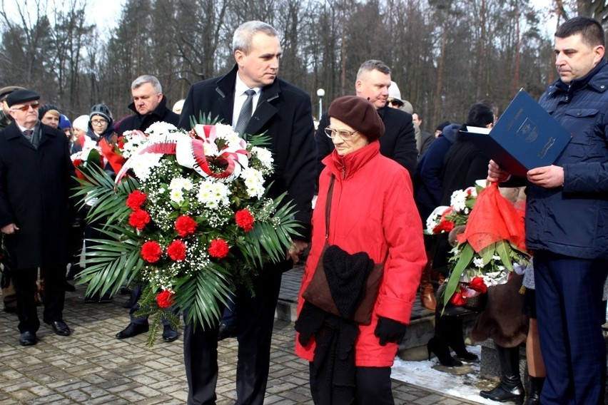 Uroczystości upamiętniające rodzinę Marciniaków w pow. łęczyńskim. Zginęli po donosie, bo chcieli ratować żydowskich sąsiadów