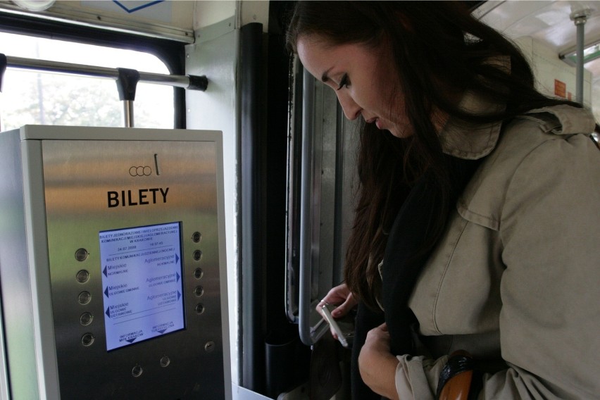 24.07.2008 krakow ..automat biletowy w tramwaj nr 22 ..bilet...