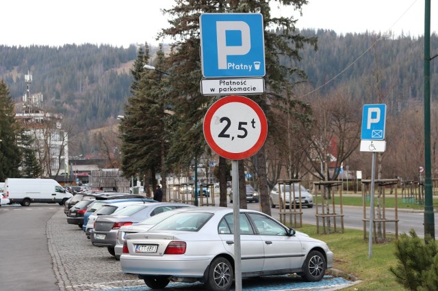 Parking na Alejach 3 Maja w Zakopanem będzie objęty elektronicznym systemem informacji o zajętości miejsc postojowych