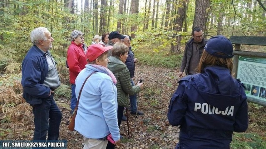Starachowice: Leśnicy uczyli seniorów co robić, żeby nie zgubić się w lesie