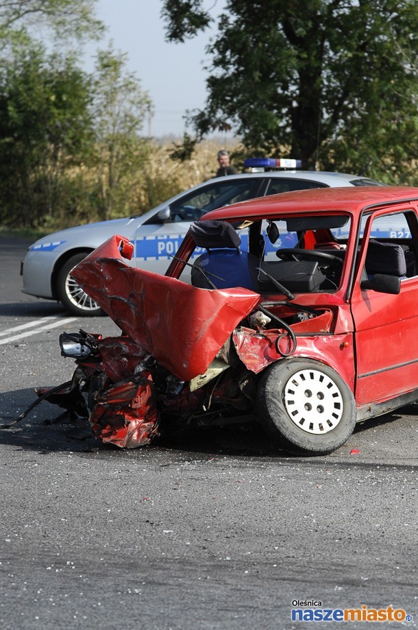 Wypadek pod Oleśnicą. Jedna osoba zginęła [ZDJĘCIA]