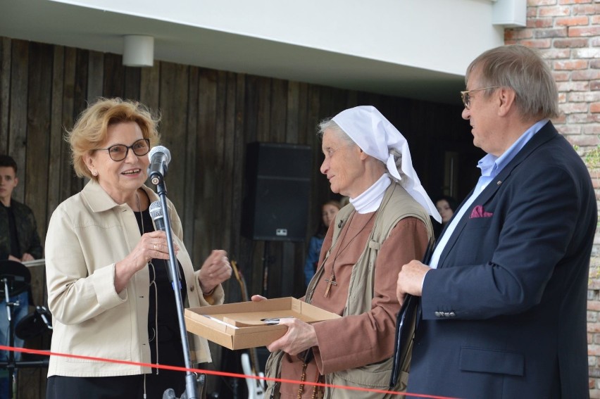 Siostra Małgorzata Chmielewska otwiera pod Ożarowem nowy dom. Tym razem dla niepełnosprawnych bezdomnych [ZDJĘCIA]