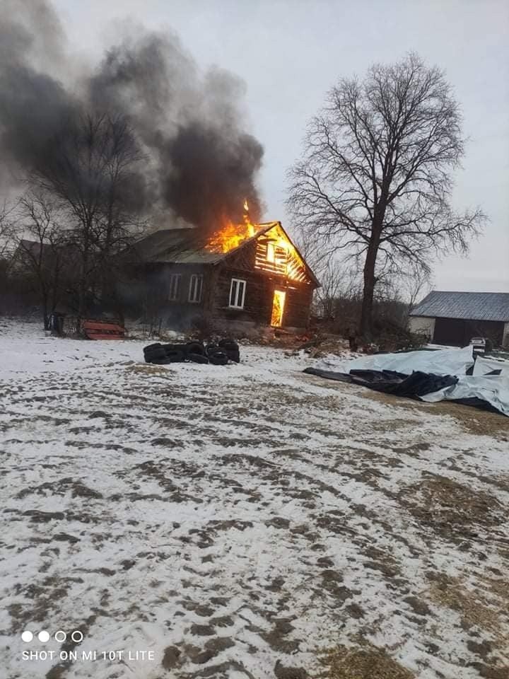 Zdrody Stare. Pożar domu w regionie. Jedna osoba poszkodowana