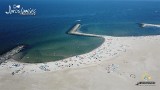 Plaża Dubaj nad Bałtykiem jak rajska wyspa na Melediwach lub Hawajach. Wchodzi w głąb morza na 180 metrów! HIT na sezon 2023 [9.09]