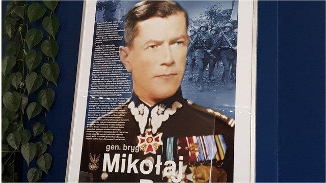 Gen. bryg. Mikołaj Bołtuć (1893-1939). Plakat w Galerii Bohaterów Kampanii Wrześniowej 1939 r. dostępny w częstochowskim Przystanku Historia IPN