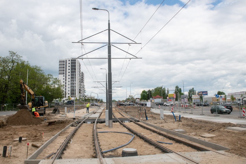 Nowa trasa tramwaju na Naramowice jest najbardziej widoczna...