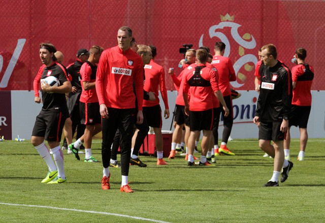 Polska - Holandia w meczu towarzyskim przed Euro 2016. Mecz Polska - Holandia już w środę, 1 czerwca (Polska - Holandia 01.06). Sprawdź, gdzie zobaczysz mecz Polska - Holandia na żywo w TV i w internecie. Transmisja Polska - Holandia zarówno w telewizji jak i w sieci  - online stream live.