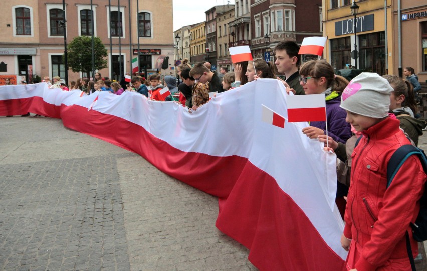 Dzień Flagi Rzeczypospolitej Polskiej. Tak grudziądzanie świętowali w ubiegłym roku [zdjęcia z archiwum]