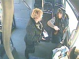 Uderzył kontrolerkę w autobusie. MZK objęło kobietę ochroną prawną [film]
