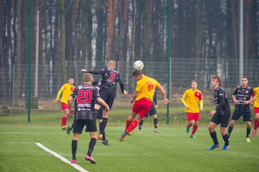 MOSP BIAŁYSTOK – SMS RESOVIA 0:4 (0:2).